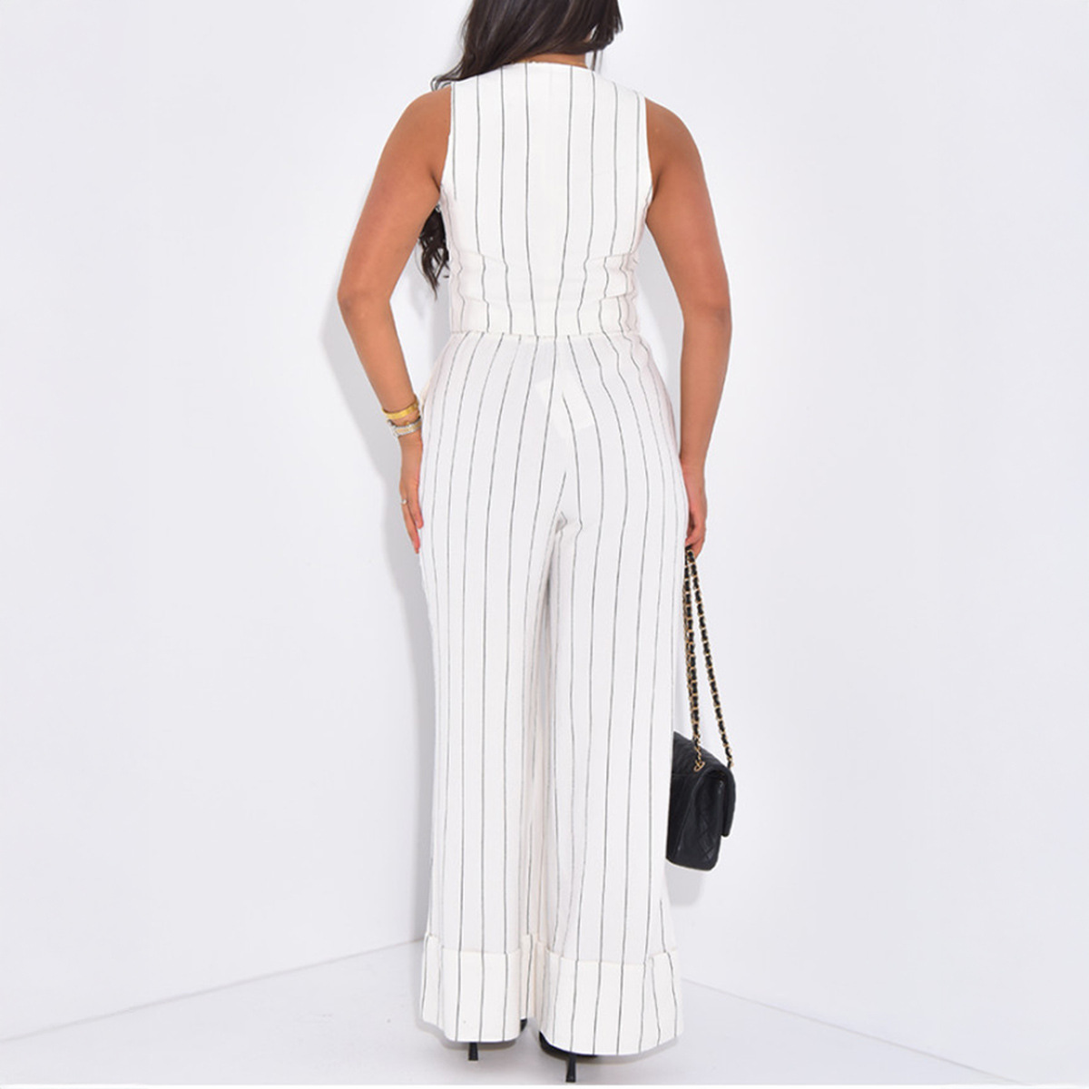 Conjunto a rayas minimalista para mujer – Image 4